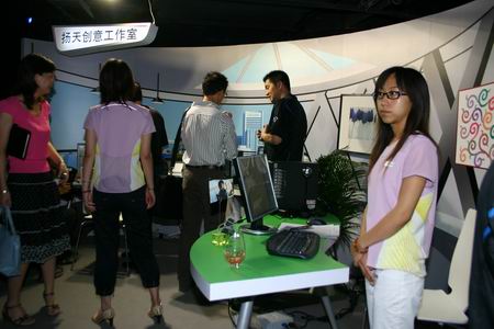 设计部商用电脑演示 高效图文设计的核心利器